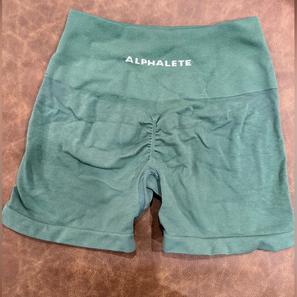 Alphalete shorts - green